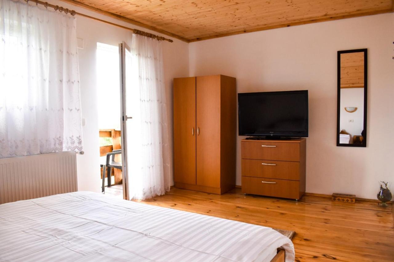 Willa Casa De Sub Hora Zărneşti Zewnętrze zdjęcie