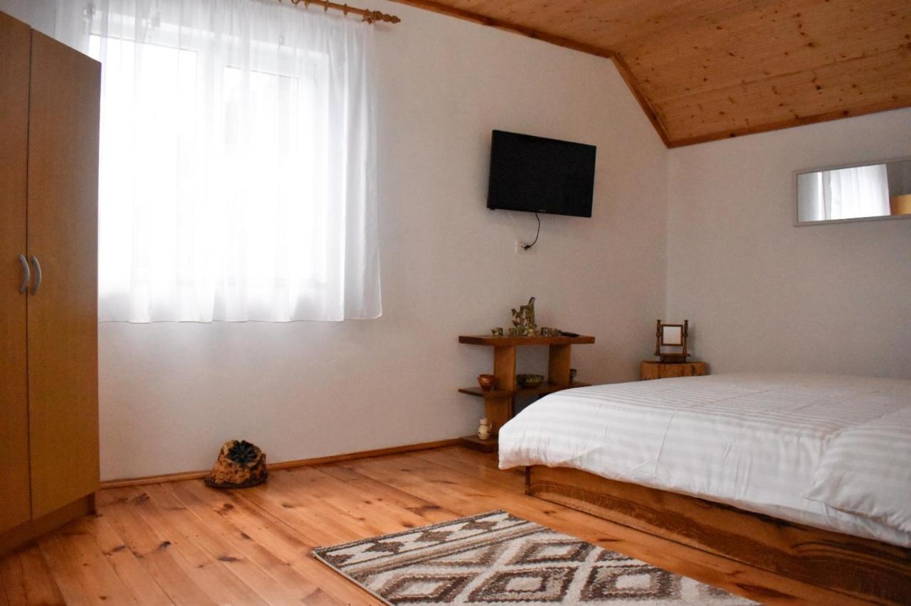 Willa Casa De Sub Hora Zărneşti Zewnętrze zdjęcie