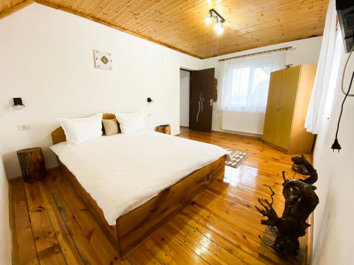 Willa Casa De Sub Hora Zărneşti Zewnętrze zdjęcie