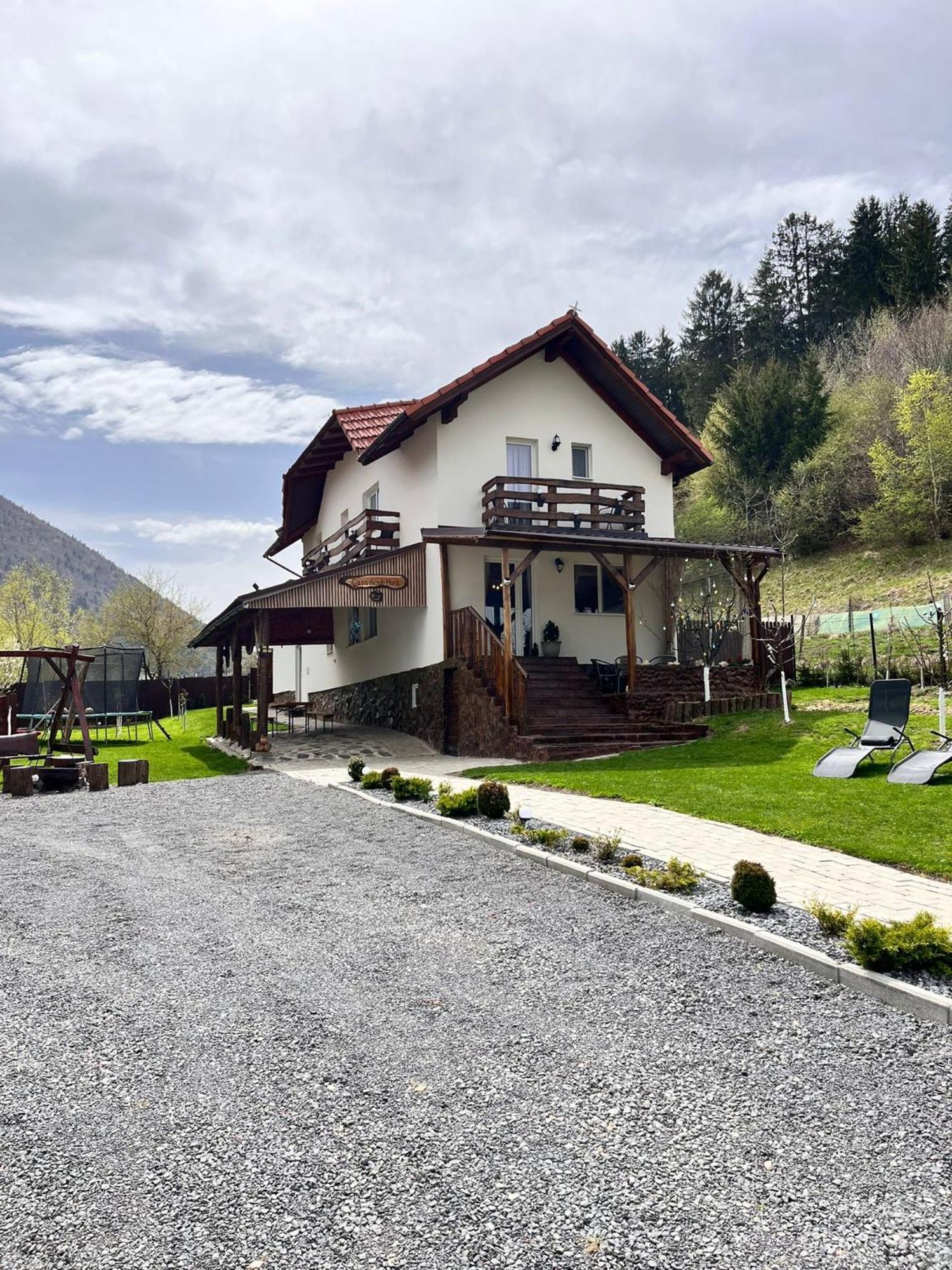 Willa Casa De Sub Hora Zărneşti Zewnętrze zdjęcie
